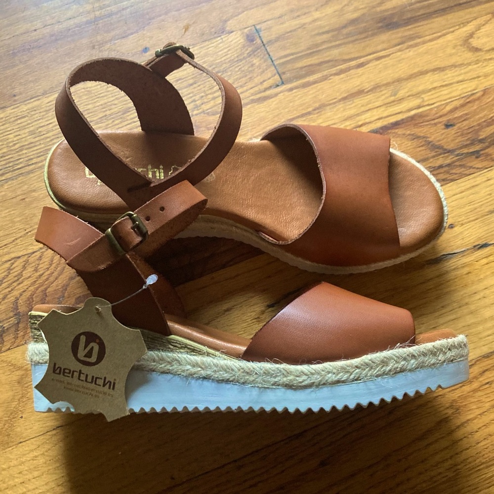 New Bertuchi leather sandals